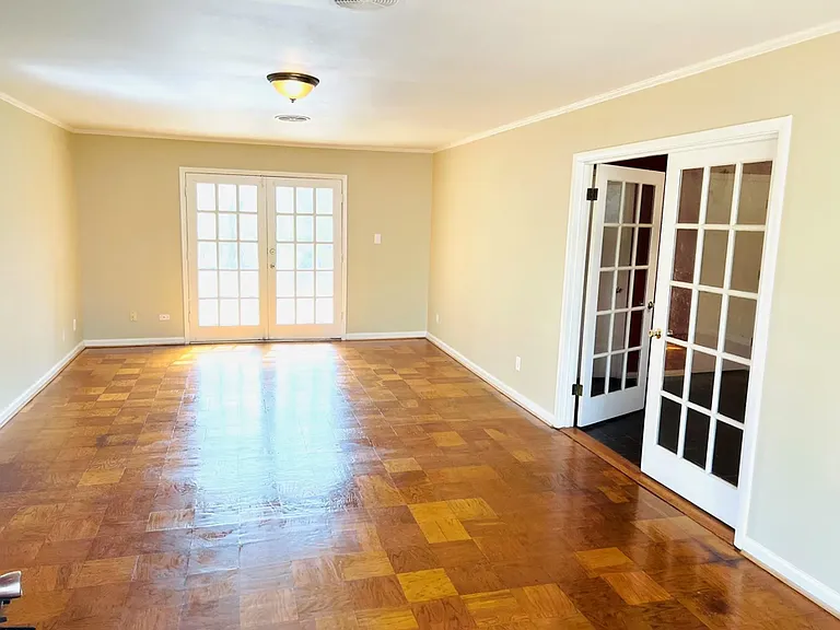 3120 Guymar Rd — Photo 3
