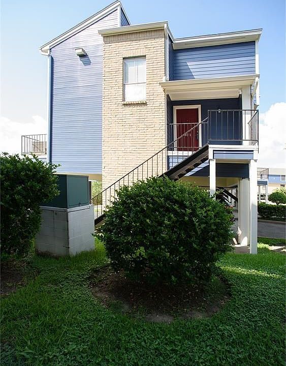 1st image of 18511 Egret Bay Blvd APT 301
