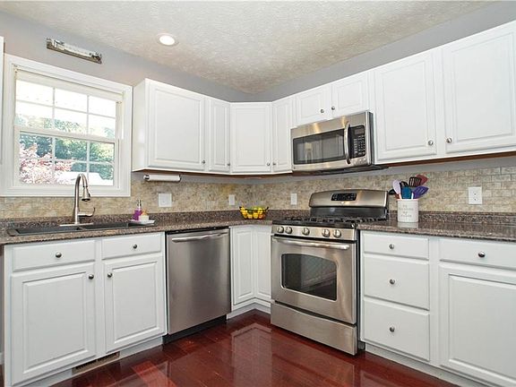 5th image of 5413 Carlson Ln