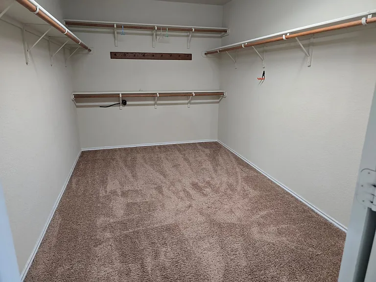 5561 Othello Dr — Photo 34