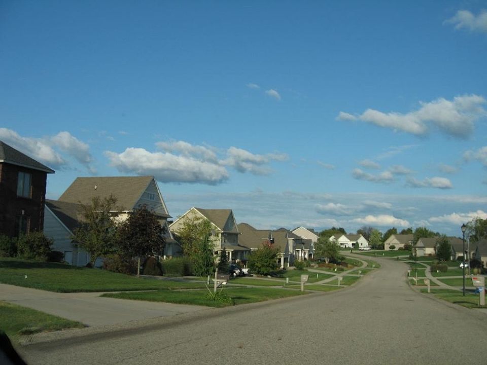 2nd image of 5141 S Silverstone Dr SE