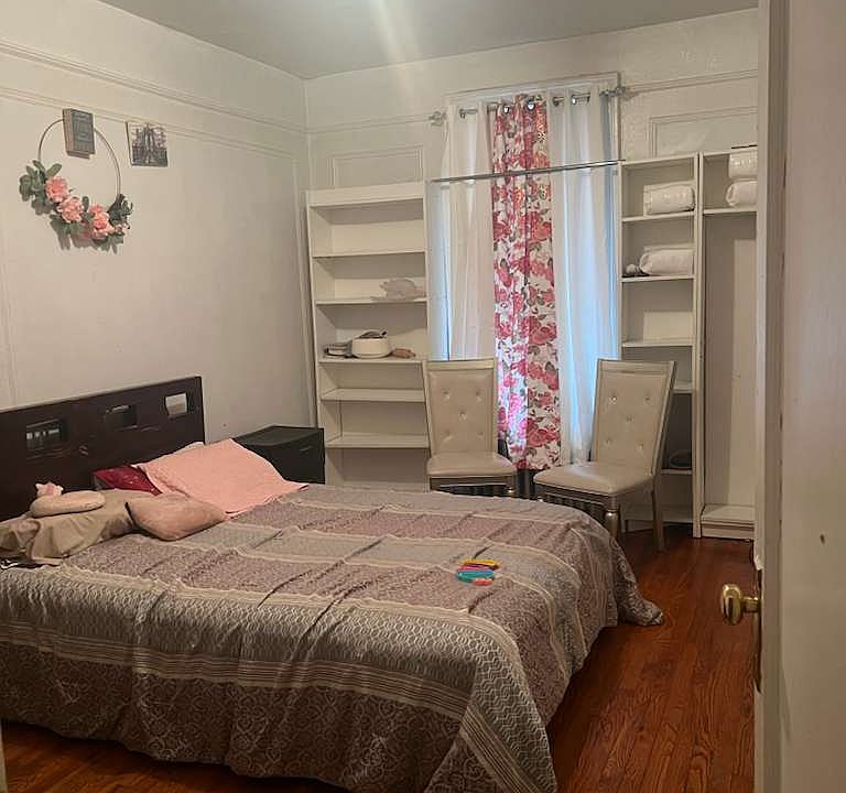 1st image of 64 W 85th St #0