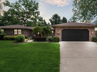 2273 Strasburg Rd, Monroe, MI 48161