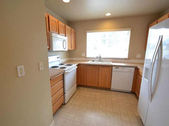 3rd image of 8412 186th Street Ct E