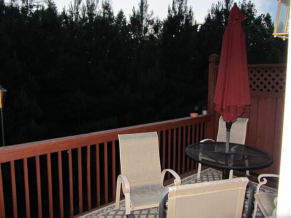 DECK OFF DINING AREA