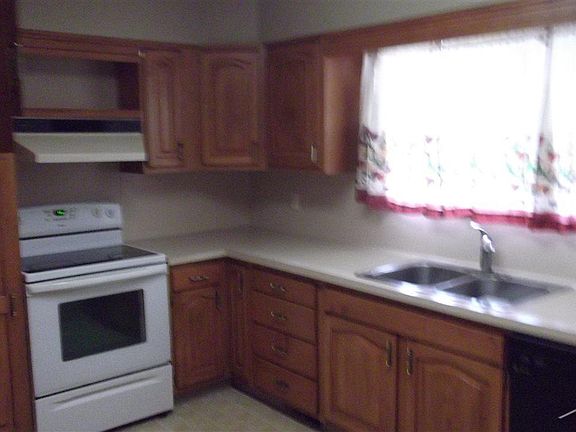 4th image of 1045 Washburn Pl E