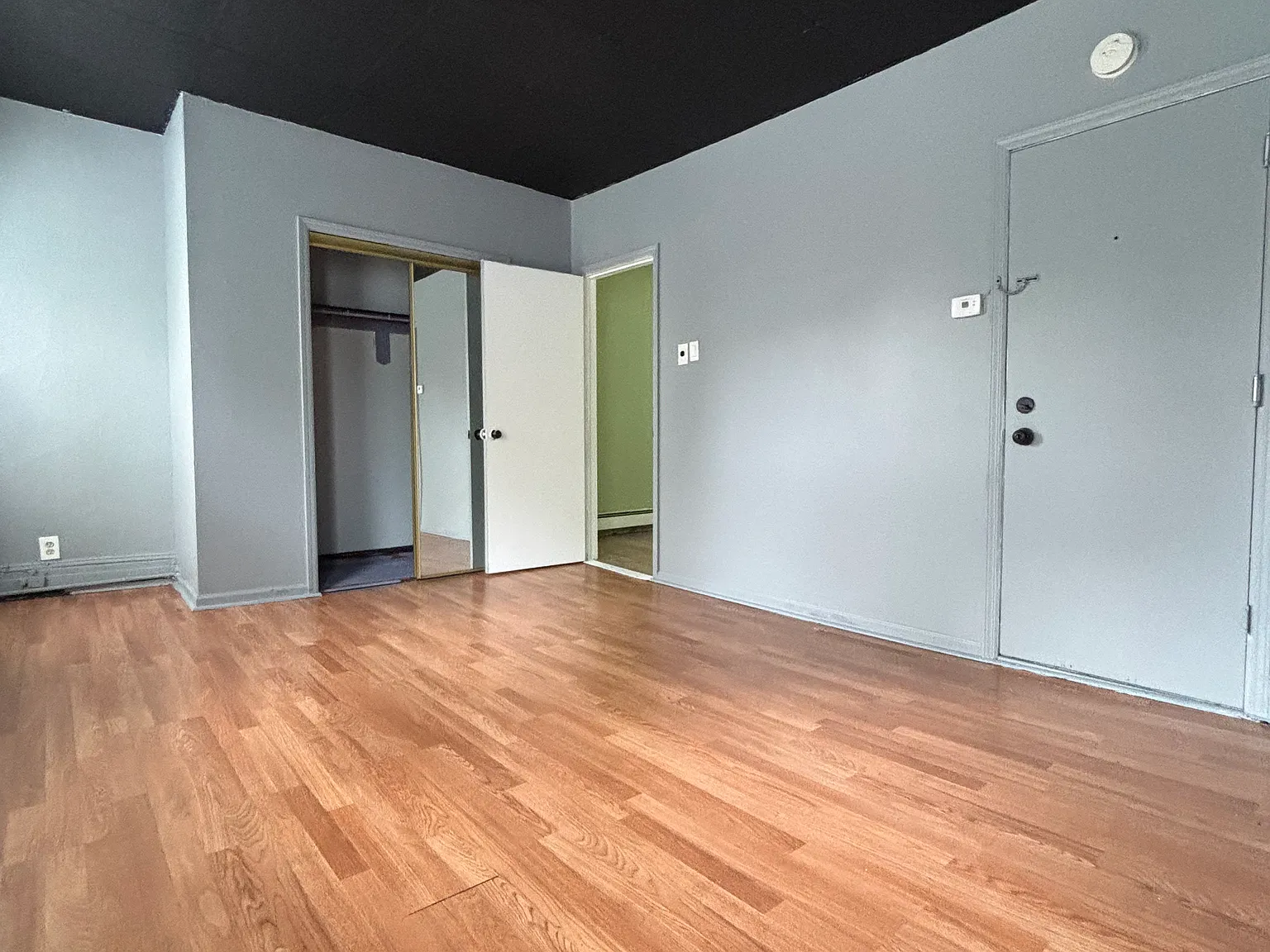 2 bed, 900 sqft, $2,000 — Photo 4