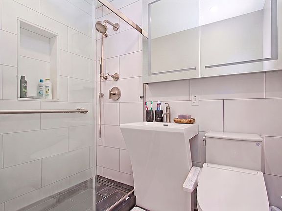 3rd image of 9323 Shore Rd APT 4G