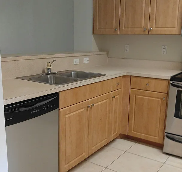 607 SE 13th Pl — Photo 7