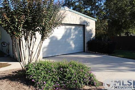 4th image of 306 Wagon Wheel Dr