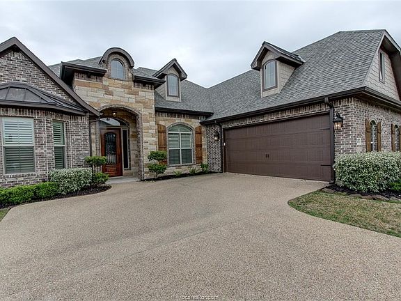 2nd image of 4405 Odell Ln