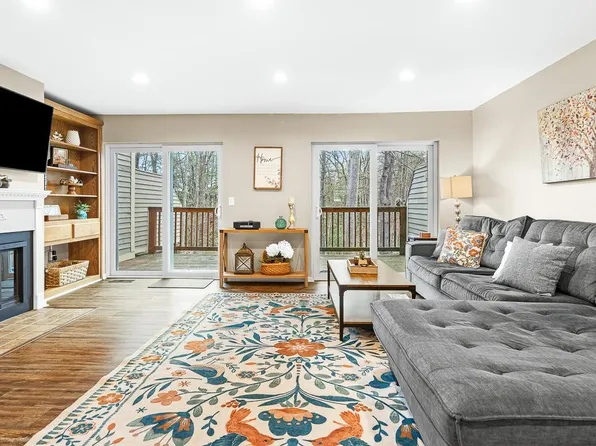 9 Village Falls Way, Merrimack, NH 03054