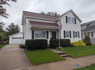 751 W 10th Ave, Oshkosh, WI 54902