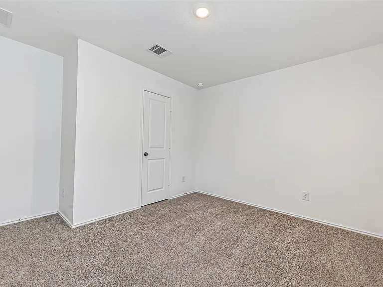 3030 Holland Lakes Dr — Photo 29