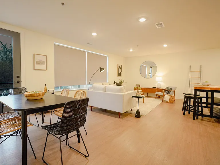 476 Taylor Apartments — Photo 49