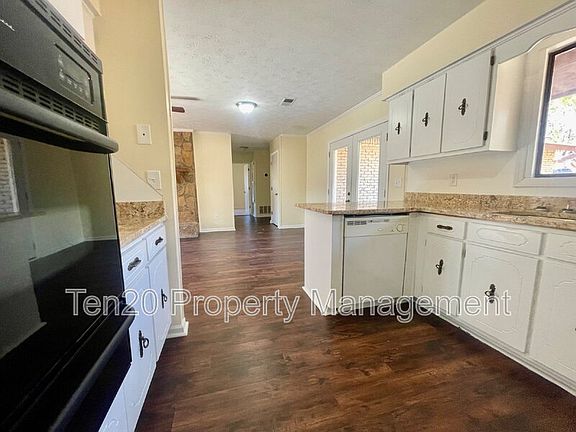 5th image of 925 Incline Dr