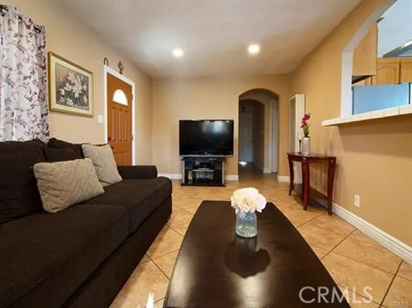 4525 W 137th St, Hawthorne, CA 90250