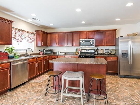 4th image of 8148 Deodora Cedar Ln