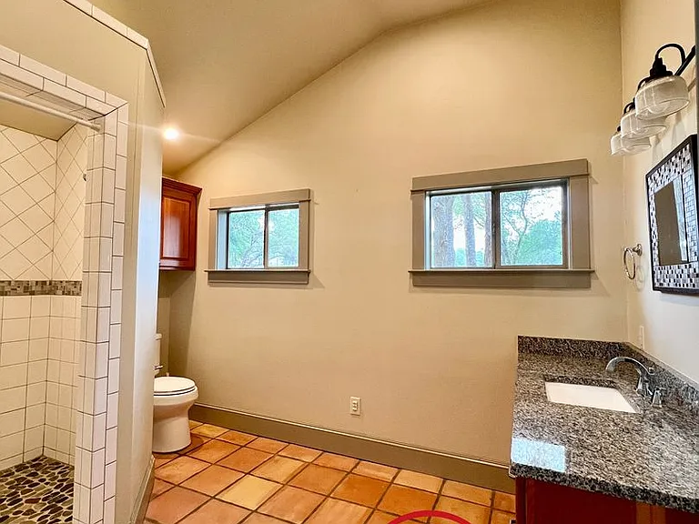 12365 FM 20 — Photo 24