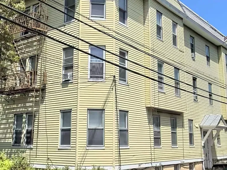21 Vail St #3R — Photo 1