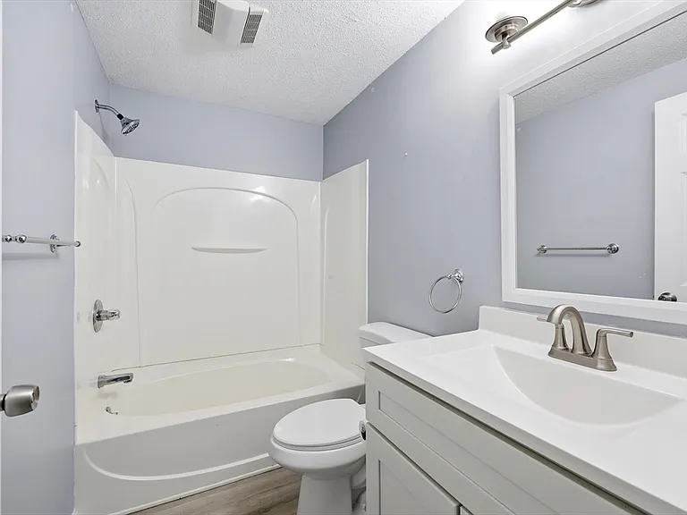 8 Maple Crest Cir #C — Photo 3
