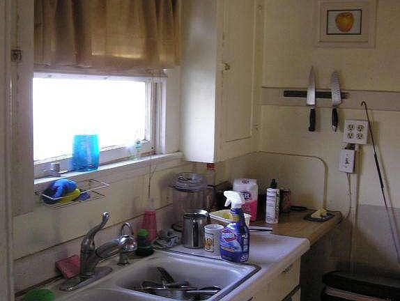5th image of 139 S Olive St