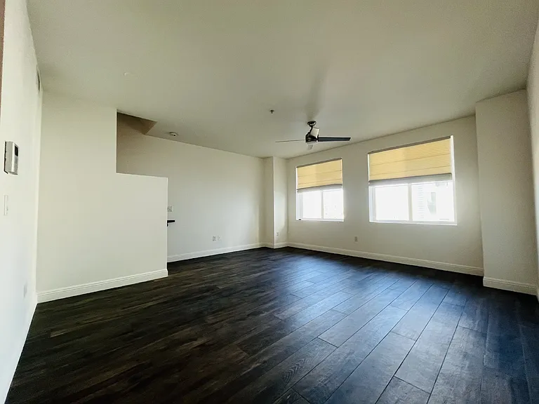 215 E McKinley St #402 — Photo 9