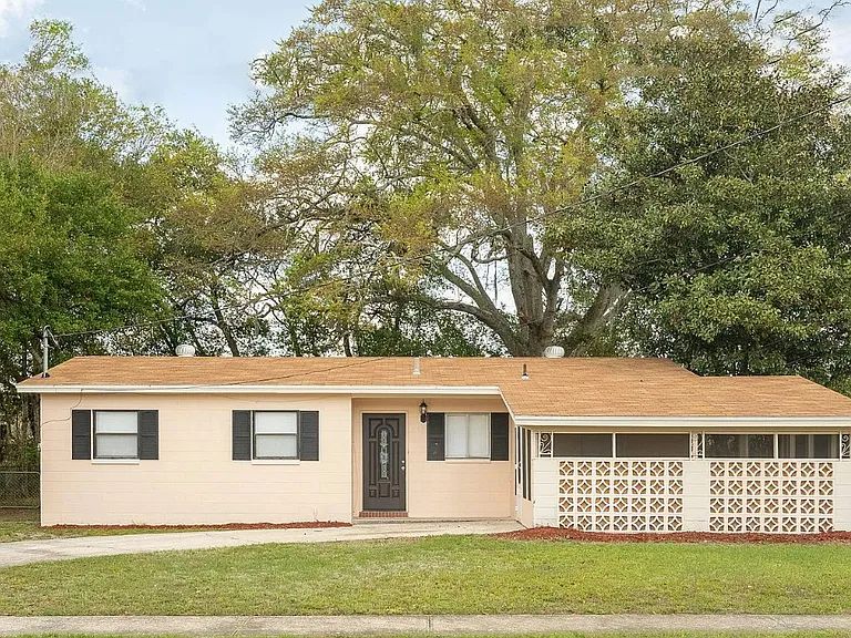 7707 Falcon St — Photo 1