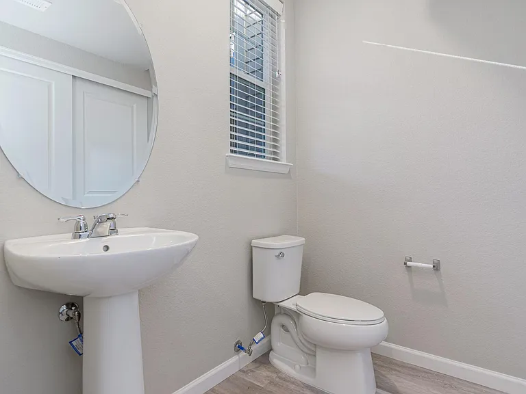 1380 Hoyt St #4 — Photo 5