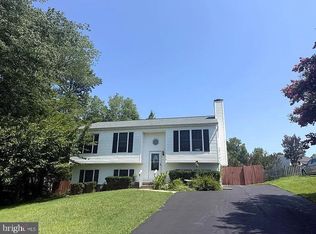11512 Woodland View Dr, Fredericksburg, VA 22407