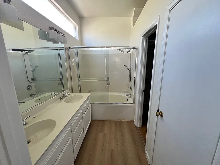 339 Torrington Dr #1 — Photo 14