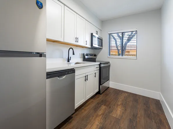 7391 NW 37th St, Hollywood, FL