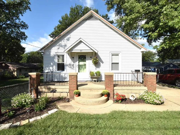 1017 Buff St, Pekin, IL 61554