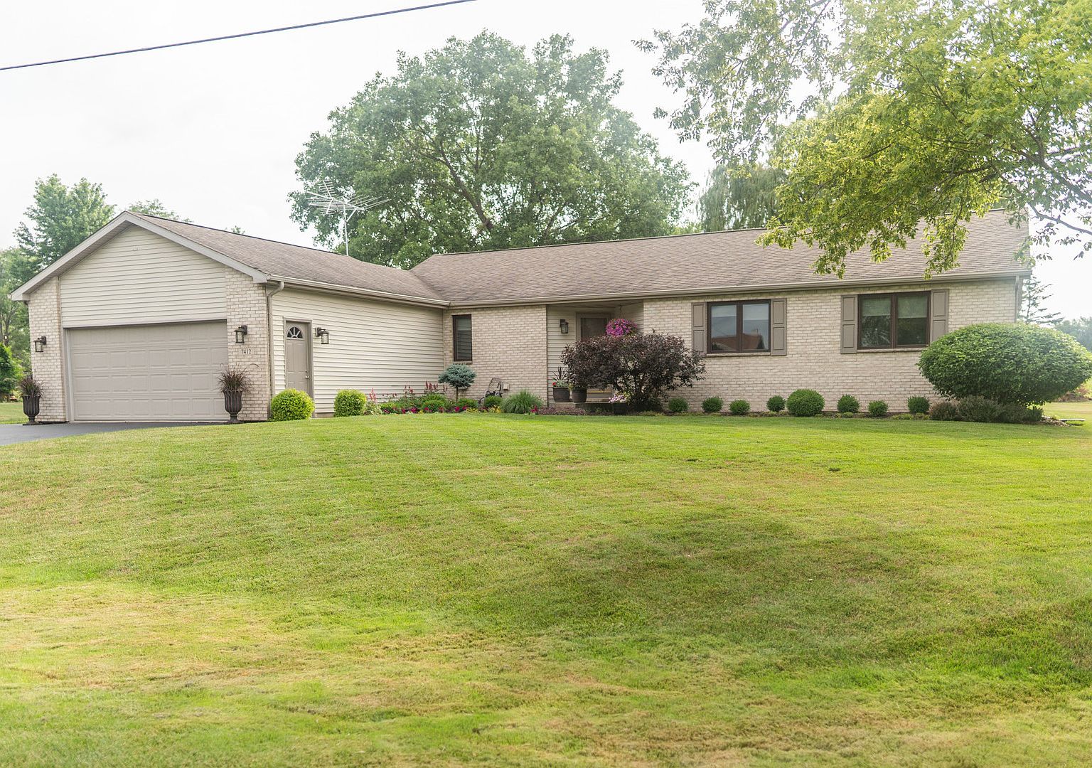 7412 Oak Dr, Stillman Valley, IL 61084 Zillow