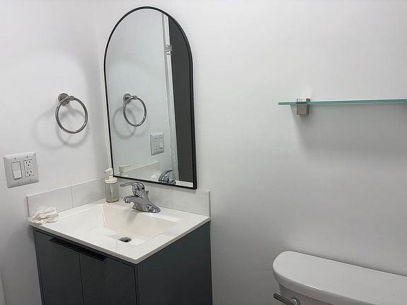 4th image of 9365 Fontainebleau Blvd