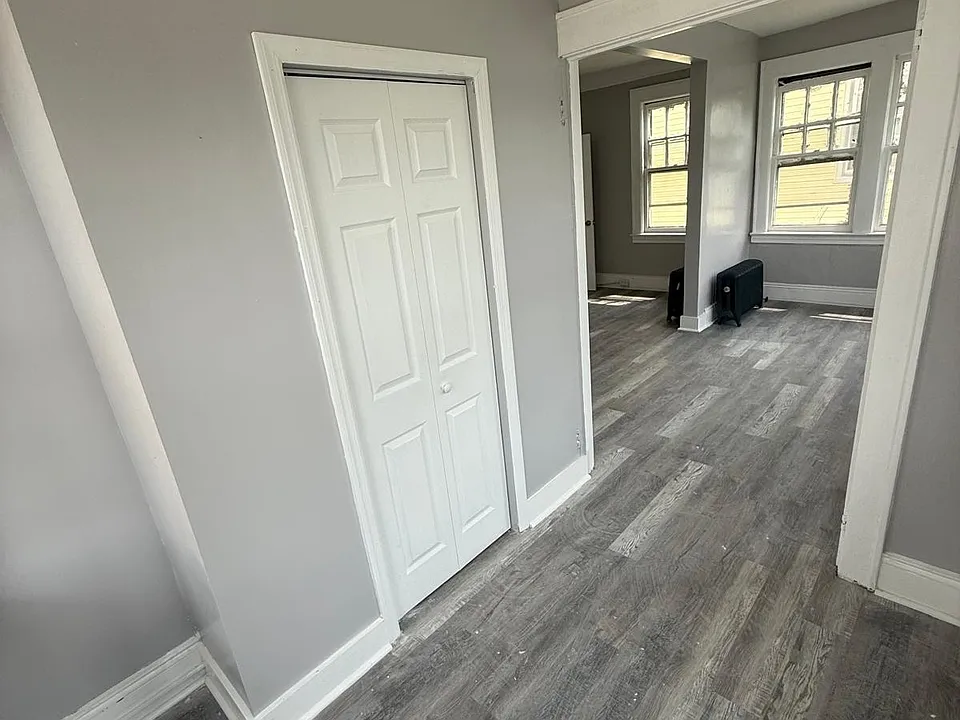 189 Shephard Ave #2 — photo 3 of 8