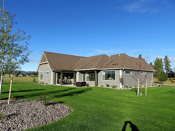 Images are representation of floorplan and may include upgrades not included in standard plan