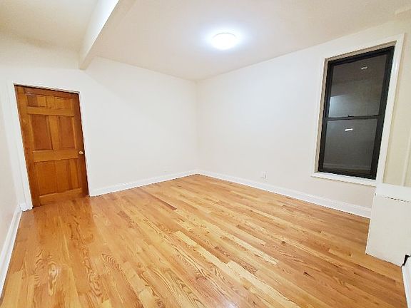 5th image of 418 Jefferson Ave #1B