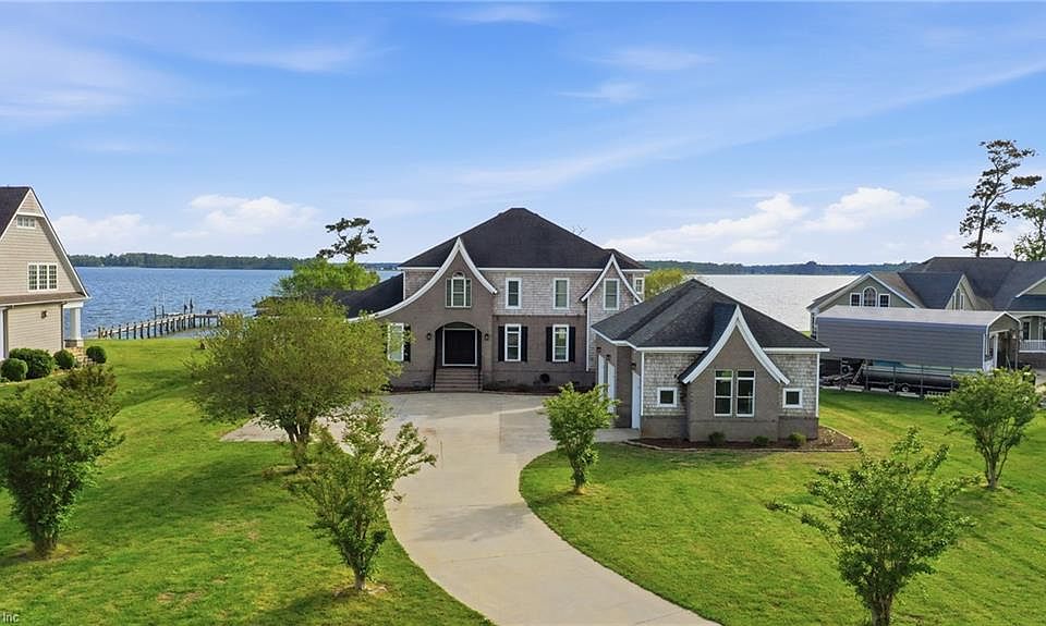 1st image of 503 Pointe Vista Dr