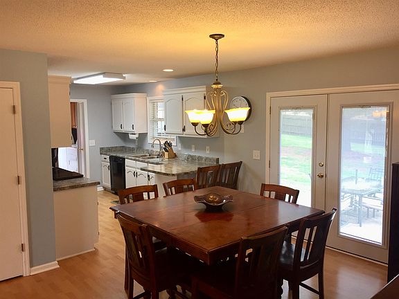 5th image of 216 Quail Wood Dr