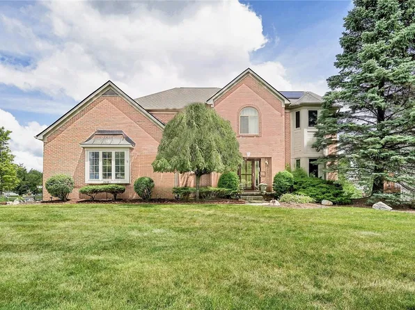 3200 Appleridge Dr, Ann Arbor, MI 48103