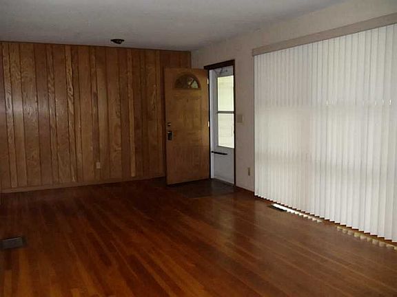 2nd image of 3579 East Dr #29