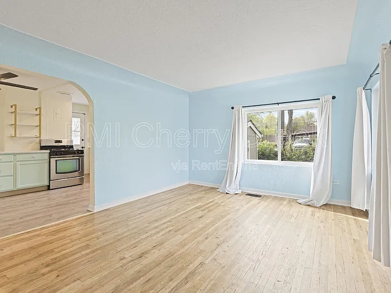156 S Newton St #A — Photo 5