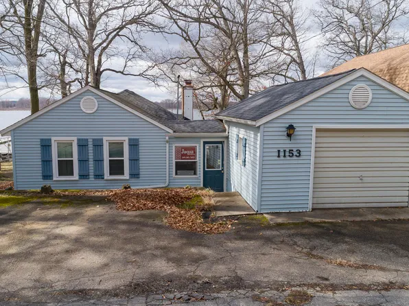 1153 Wall Lake Dr, Delton, MI 49046