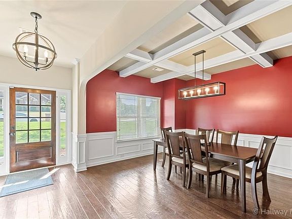 3rd image of 1412 English Manor Cir