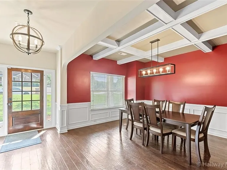 1412 English Manor Cir — Photo 3