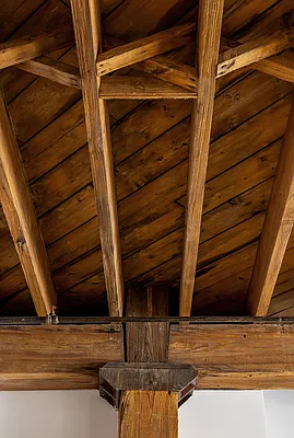 Sold by Compass | media 21