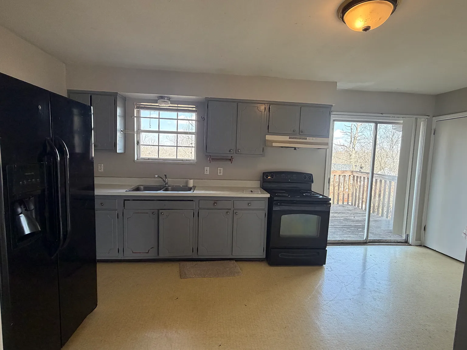 4 bed, 1800 sqft, $1,695 — Photo 3