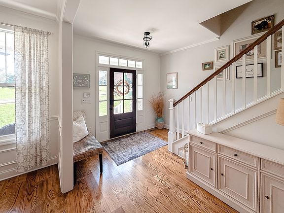 5th image of 1027 Nealcrest Cir