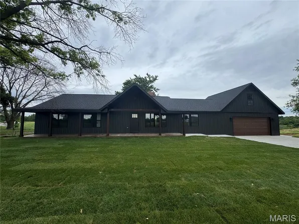 2100 S 74th St, Belleville, IL 62223